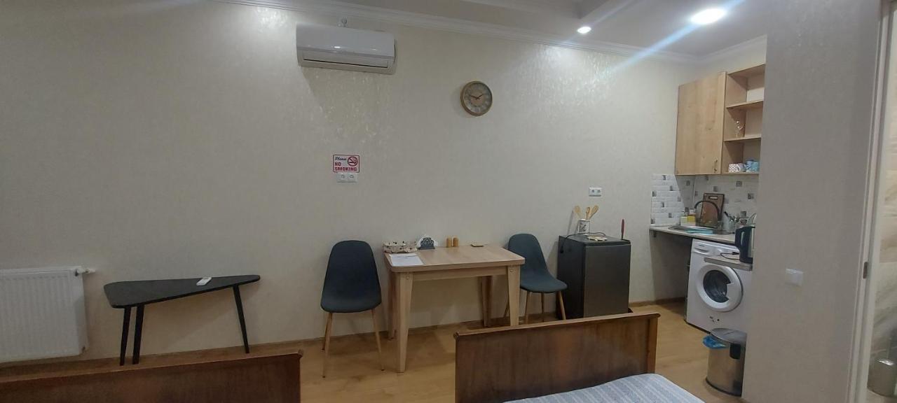 Appartamento Cozy House IV Tbilisi Esterno foto
